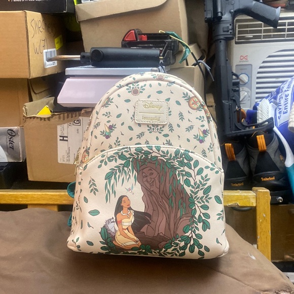 Disney loungefly Pocahontas book-bag brand new